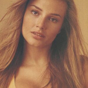 تصویر هنرمند Bridget Hall