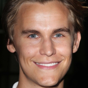 تصویر هنرمند Rhys Wakefield