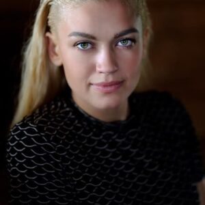 تصویر هنرمند Julia Maxwell