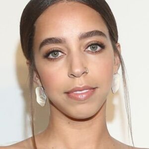 تصویر هنرمند Hayley Law