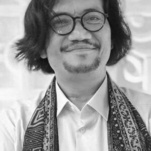 تصویر هنرمند Whani Darmawan