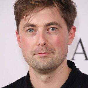 تصویر هنرمند Luke Hull