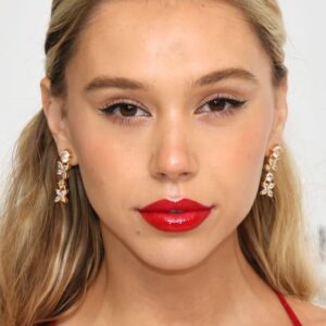 تصویر هنرمند Alexis Ren