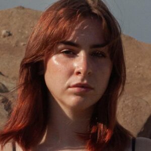 تصویر هنرمند Flora Nolan