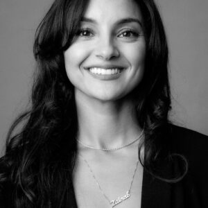 تصویر هنرمند Zainab Azizi