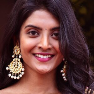 تصویر هنرمند Nivedhithaa Sathish