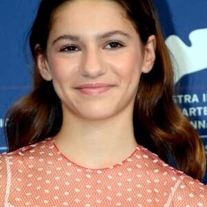 تصویر هنرمند May Nivola