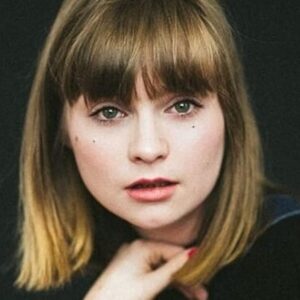 تصویر هنرمند Lola Petticrew