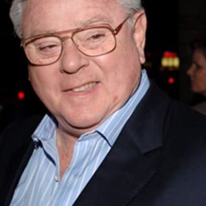 تصویر هنرمند James G. Robinson