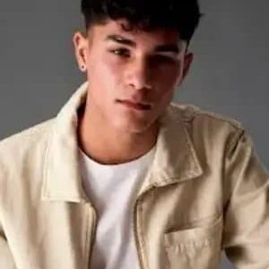 تصویر هنرمند Nahum Hughes