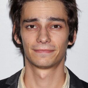 تصویر هنرمند Devon Bostick
