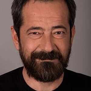 تصویر هنرمند Feridun Düzağaç