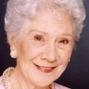 تصویر هنرمند Anne Bellamy