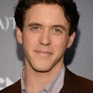 تصویر هنرمند Ashley Zukerman