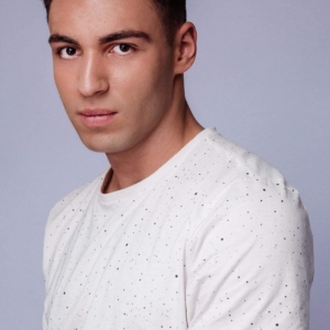 تصویر هنرمند Nicholas Andrianakos