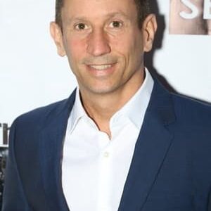 تصویر هنرمند Robbie Bryan