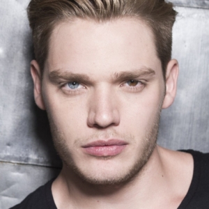 تصویر هنرمند Dominic Sherwood
