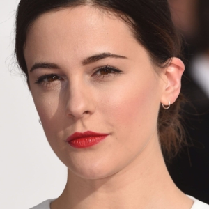 تصویر هنرمند Phoebe Fox