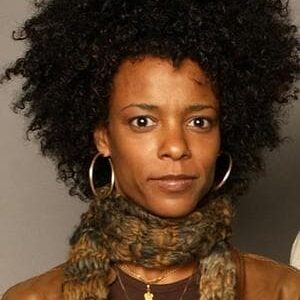 تصویر هنرمند Leslie Silva