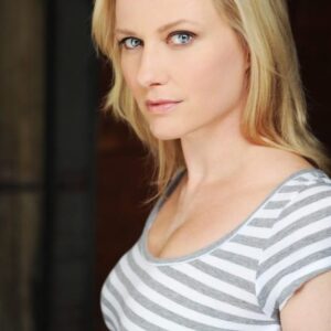 تصویر هنرمند Emily Holmes