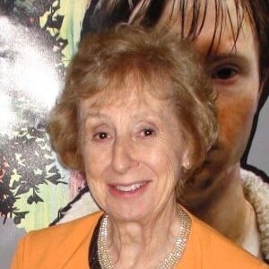 تصویر هنرمند Louise Nicol