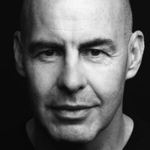 تصویر هنرمند Terence Beesley