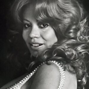 تصویر هنرمند Kitten Natividad