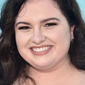 تصویر هنرمند Maddie Baillio