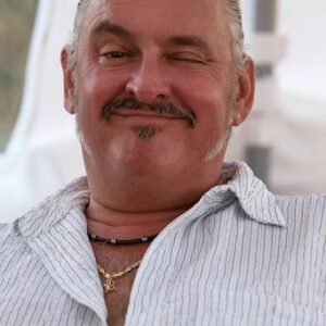 تصویر هنرمند András Faragó