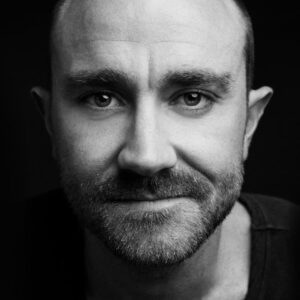 تصویر هنرمند Josh McConville