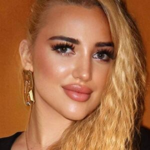 تصویر هنرمند Monique Bartnik