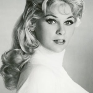 تصویر هنرمند Grace Lee Whitney