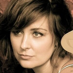 تصویر هنرمند Keri Smith