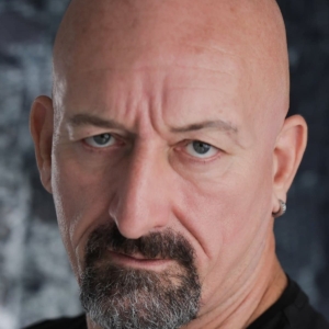 تصویر هنرمند Grant Huggair