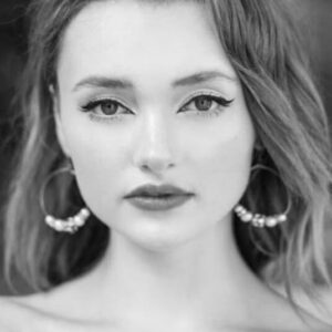 تصویر هنرمند Paige Bestington