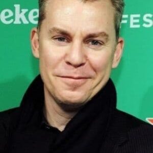 تصویر هنرمند Travis Fine