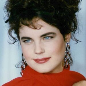 تصویر هنرمند Elizabeth McGovern