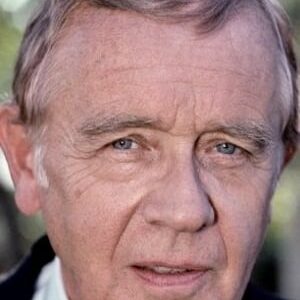 تصویر هنرمند Warren Frost