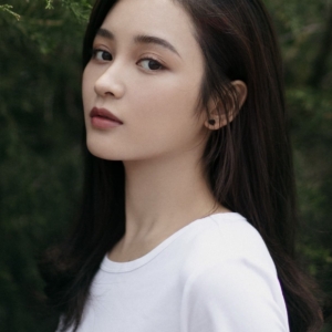تصویر هنرمند Wang Yifei