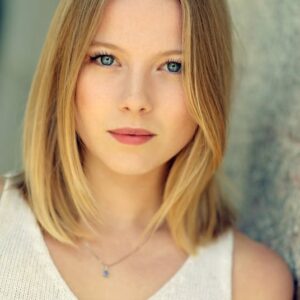 تصویر هنرمند Charlotte Beaumont