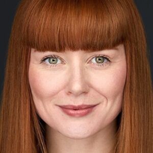 تصویر هنرمند Holly Cinnamon