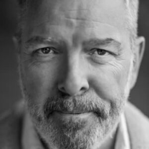 تصویر هنرمند Lloyd Hutchinson