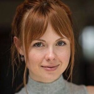 تصویر هنرمند Galadriel Stineman