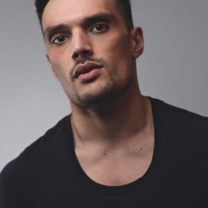 تصویر هنرمند Steven Loton