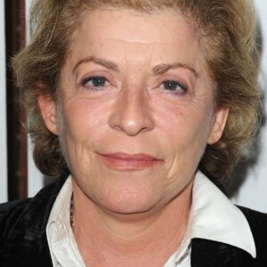 تصویر هنرمند Suzanne Bertish