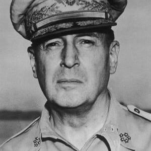 تصویر هنرمند Douglas MacArthur
