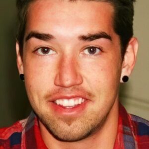 تصویر هنرمند Courtland Mead