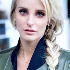 تصویر هنرمند Katie Nehra