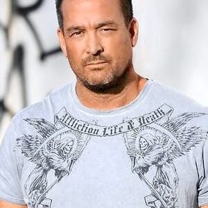 تصویر هنرمند Steve Tanabe