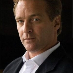 تصویر هنرمند Roark Critchlow